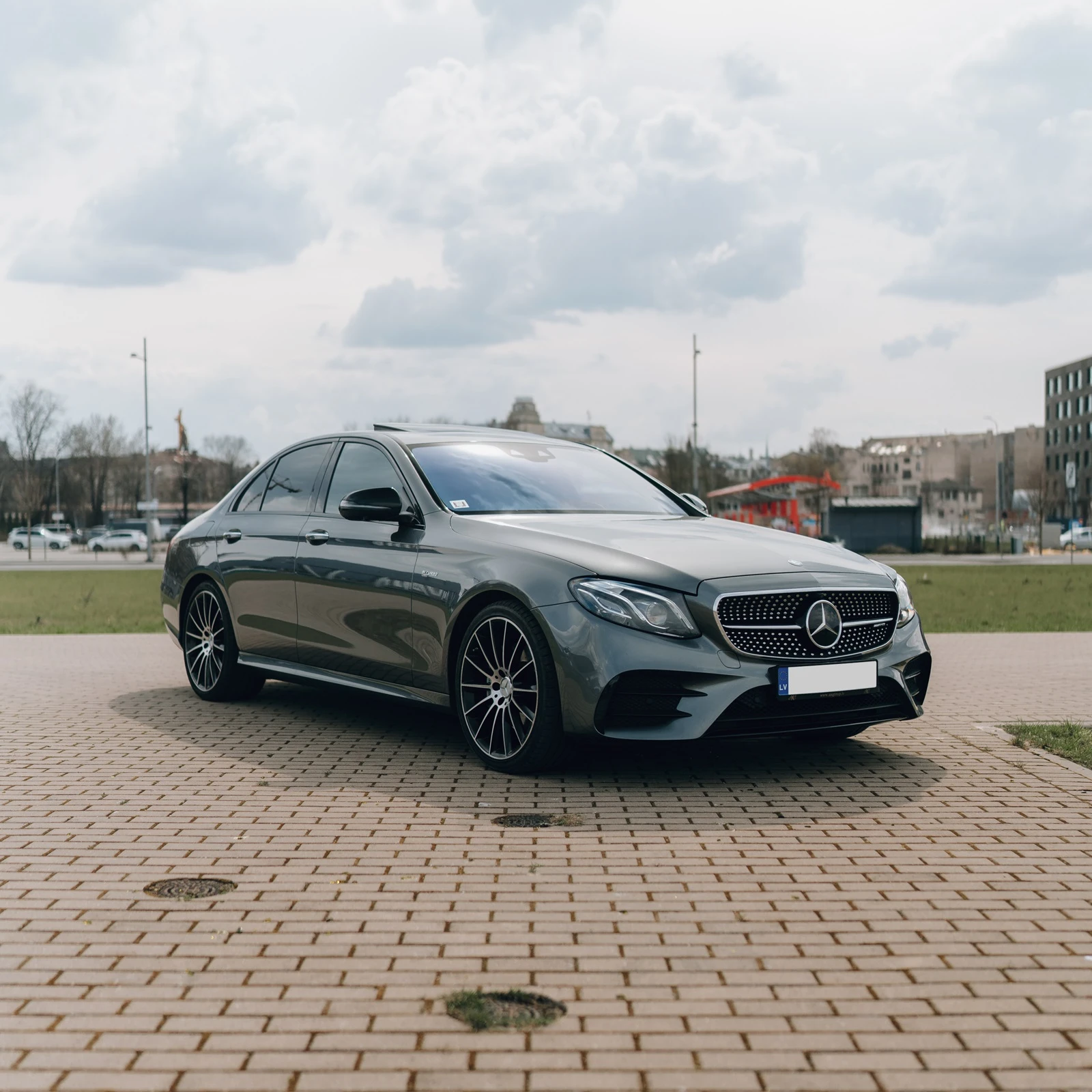 Mercedes-Benz E-Class business class vehicle front view for professional transfers